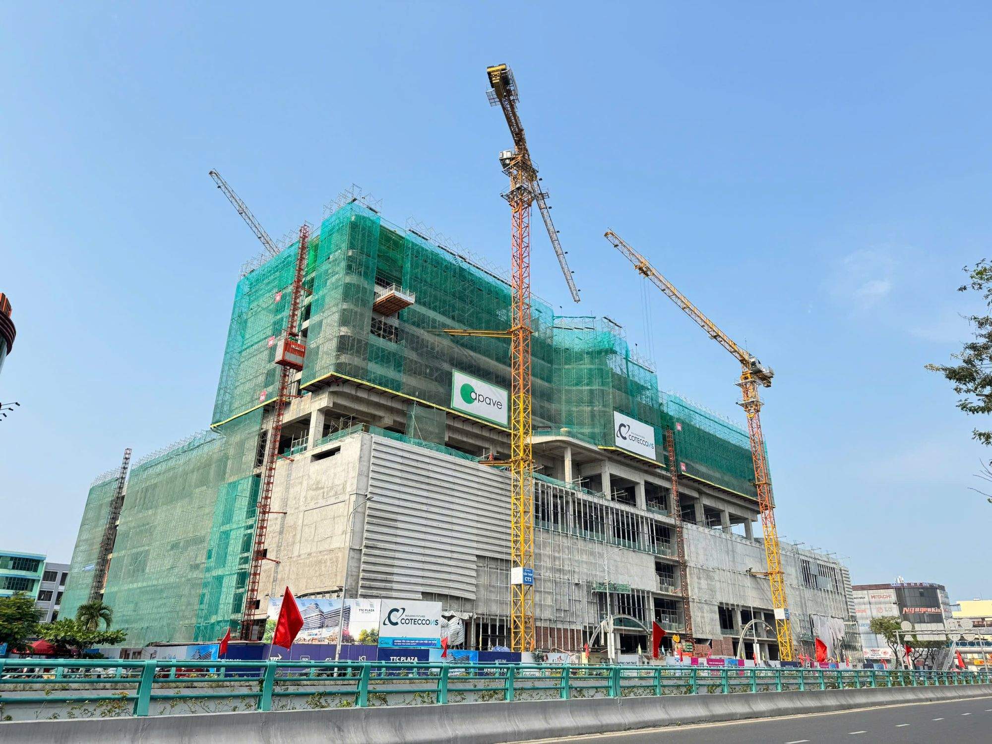 Tổ hợp “Lưu trú - Làm việc - Giải trí” hiện đại TTC Plaza Đà Nẵng đang dần thành hình giữa lòng phố biển.